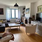 Maison Sur Cour Et Veranda *