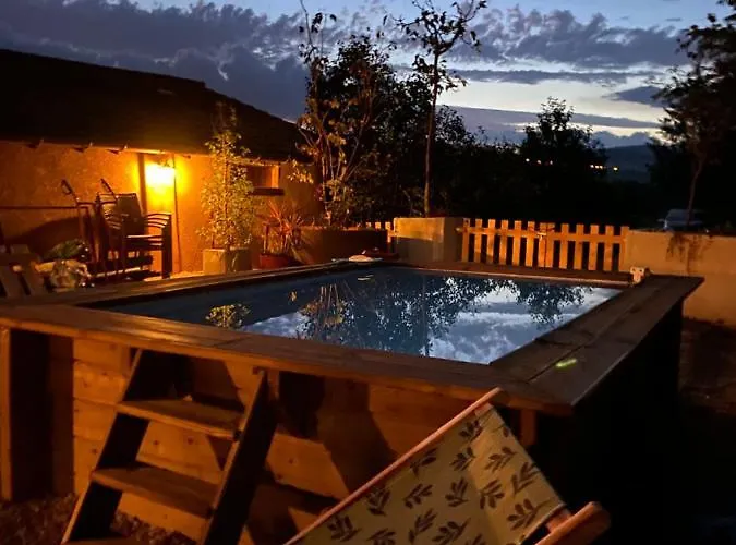 Maison Sur Cour Et Veranda