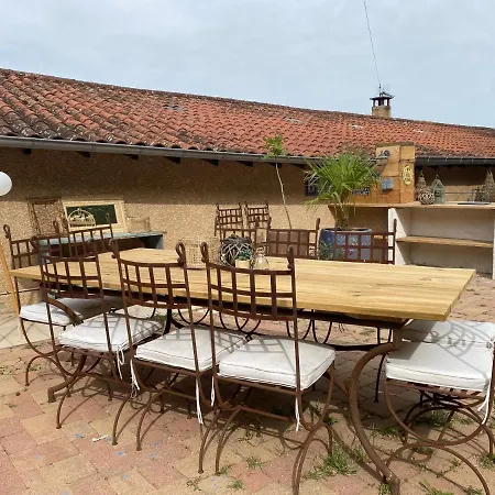 Maison Sur Cour Et Veranda Ferienhaus