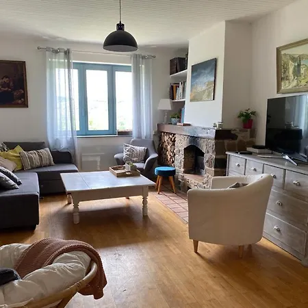 Maison Sur Cour Et Veranda *