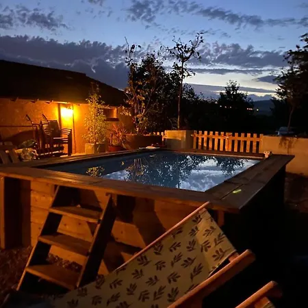 Maison Sur Cour Et Veranda